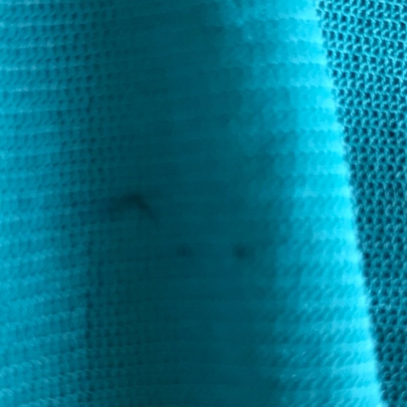 Gorgeous Blouse by Guess - Picture 6 of 8